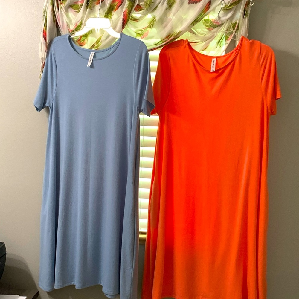 Short sleeve cotton blend dresses.